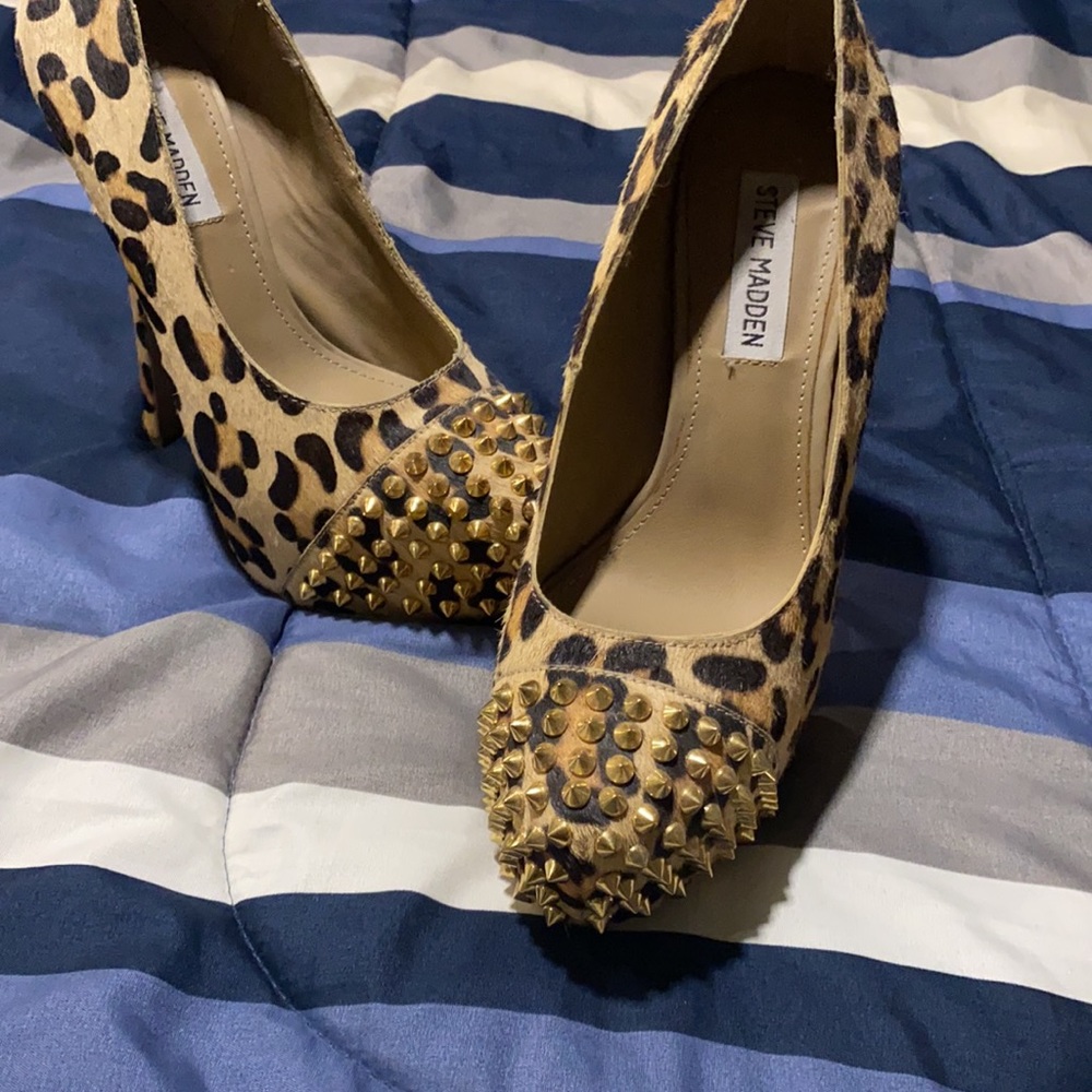Heels - Picture 2 of 4